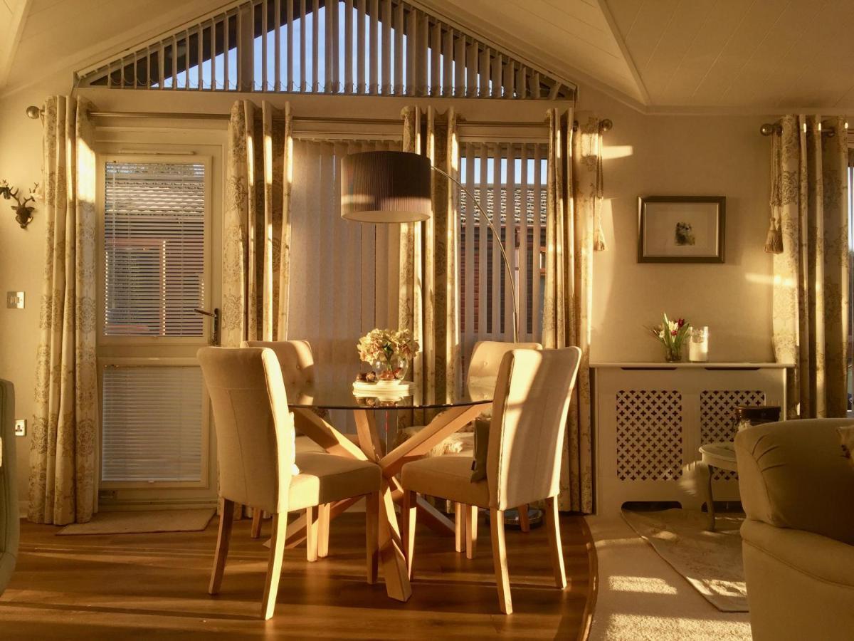 Otter Lodge Auchterarder Ngoại thất bức ảnh